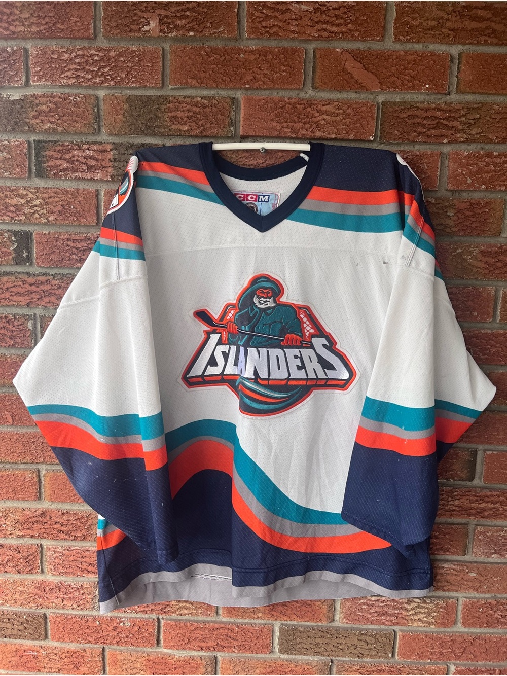 CCM Islanders men’s hockey jersey Sz 2XL